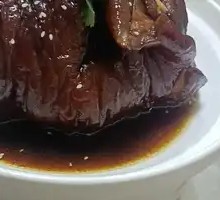 Braised Pork Elbow with Crispy Skin