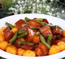 Braised Pork Ribs with Small Potatoes