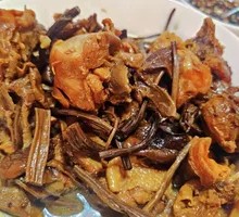 Braised Chicken with Mushrooms and Noodles