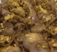Scrambled Eggs with Onions