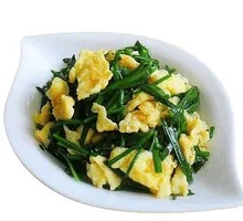 Stir-fried eggs with chives