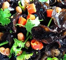 Cold-mixed black fungus