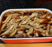 Spicy Sauce Steamed Clams