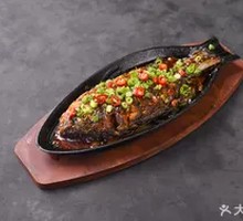 Sautéed Crucian Carp on Iron Plate