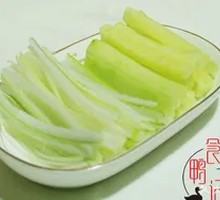 Cucumber with Green Onion Strips