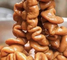 Slightly Spicy Braised Pork Intestines