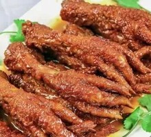 Spicy Braised Chicken Feet with Crispy Skin