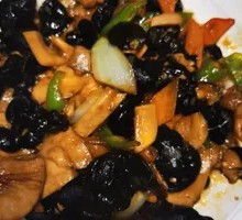 Stir-Fried Pork Slices with Wood Ear Mushrooms