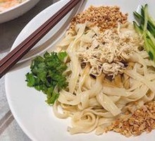 麻酱鸡丝拌面
