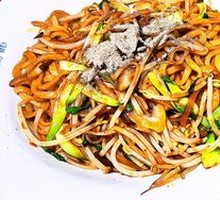 Black Pepper Beef Noodles