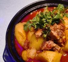 Stewed Beef Brisket in Small Pot