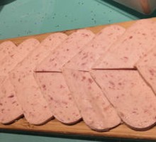 Qu's Luncheon Meat
