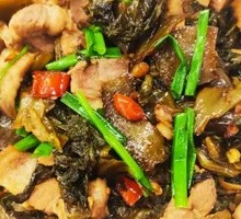 Sour Cabbage with Pork Belly