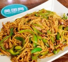 Stir-Fried Pork with Green Pepper Noodles