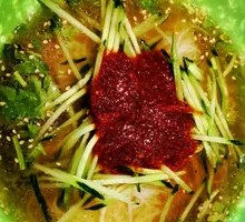 Salty Cold Noodles with Warm Soup