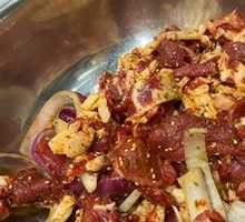 Stir-Fried Beef with Accompaniments