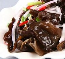 Scallops with Onion and Wood Ear Mushroom