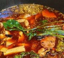 Signature Spicy Red Pot