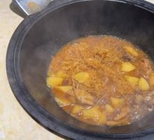 Stewed Pork Ribs in Iron Pot