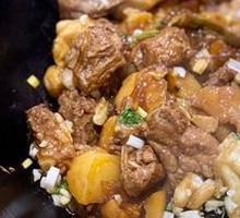 Stewed Pork Ribs in Iron Pot