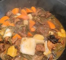 Stewed Pork Ribs in Iron Pot