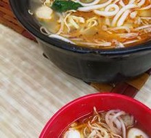 Crossing-the-bridge Rice Noodles