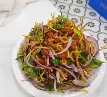 Stir-Fried Bean Sprouts with Three Threads