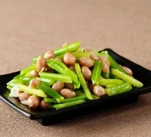 Stir-fried Celery with Peanuts
