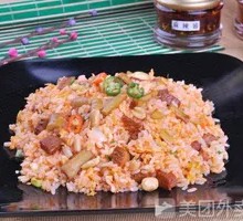 红肠炒饭