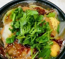 Spicy Hot Pot with Raw Dumplings