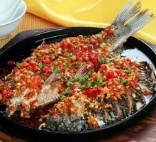 Sautéed Crucian Carp on Iron Plate