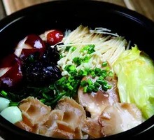 Vegetable Rice Noodles with Meat