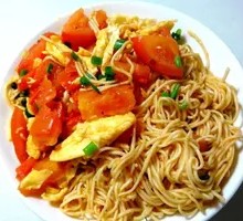 Egg and Tomato Fried Noodles