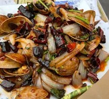 Spicy Stir-Fried Clams