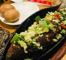 Sautéed Crucian Carp on Iron Plate