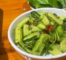 Homemade Garlic Chives and Cucumber Salad