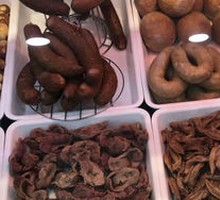 Bold Smoked Pork Intestine