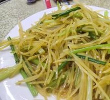 Stir-Fried Celery with Potato Strips