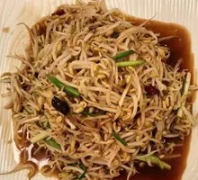 Bean Sprout and Pork Noodles Stir-fry