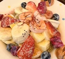 Fresh Shrimp and Fruit Salad