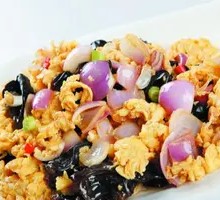 Foolish Egg Stir-fried with Green Onion