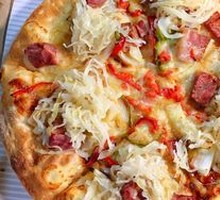 Munich Salt-Roasted Pork Shank Pizza
