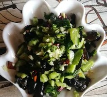 Garlic Sautéed Black Fungus with Cucumber