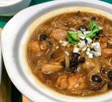 Braised Chicken with Mushroom and Vermicelli in Clay Pot