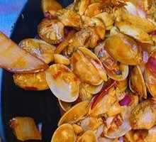 Spicy Stir-Fried Clams