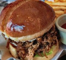 Shredded Smoked Ham Leg Burger