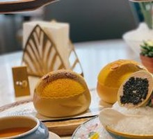 Pineapple Buns with Stretchy Texture