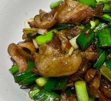Stir-fried腊味 with Green Garlic