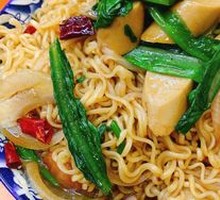 Stir-Fried Instant Noodles