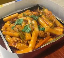 Stone Plate Squid and Rice Cake Stir-Fry